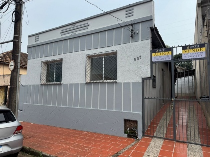 Casa de 2 dormitórios em Cruz Alta no bairro Centro
