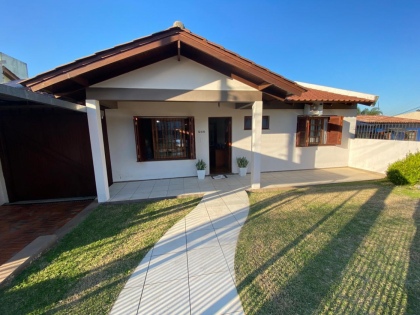 Casa de 3 dormitórios em Cruz Alta no bairro Conceição