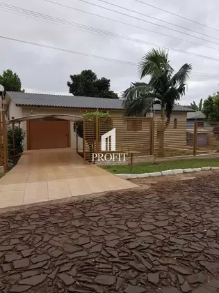 Casa de 3 dormitórios em Cruz Alta no bairro Azambuja