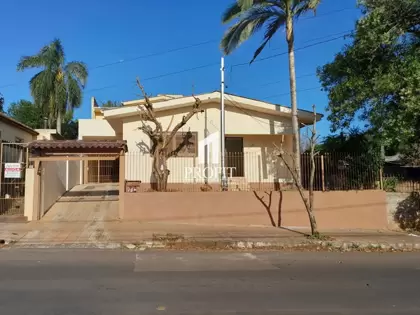 Casa de 5 dormitórios em Cruz Alta no bairro Centro