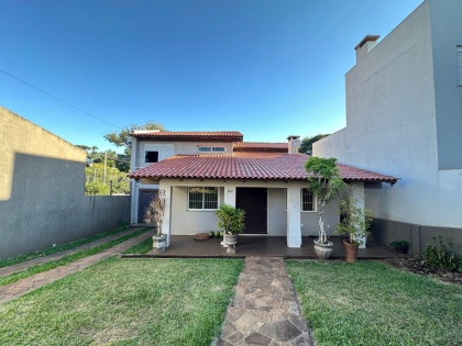 Casa de 3 dormitórios em Cruz Alta no bairro Garibaldi
