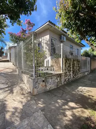 Casa de 3 dormitórios em Cruz Alta no bairro Braz Caino