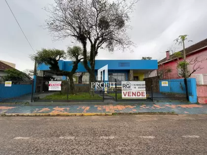 Casa de 4 dormitórios em Cruz Alta no bairro Centro