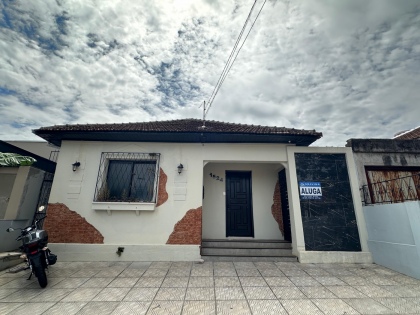 Casa de 4 dormitórios em Cruz Alta no bairro Centro