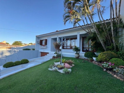 Casa de 3 dormitórios em Cruz Alta no bairro Jardim...