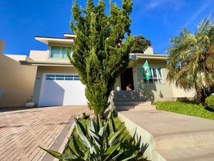Casa de 3 dormitórios em Cruz Alta no bairro Brenner