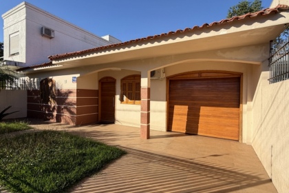 Casa de 3 dormitórios em Cruz Alta no bairro Jardim...