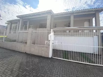 Casa de 3 dormitórios em Cruz Alta no bairro Garibaldi