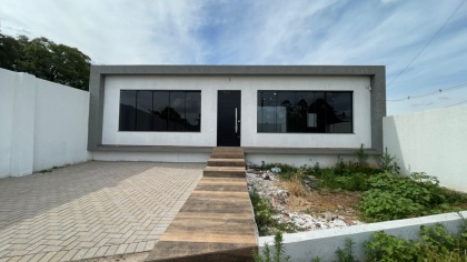 Casa de 3 dormitórios em Cruz Alta no bairro Arco Íris